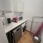 Bright 2-bedroom With Pool Access In 別荘 トレビエハ