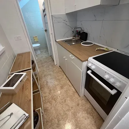 Bright 2-bedroom With Pool Access In Torrevieja