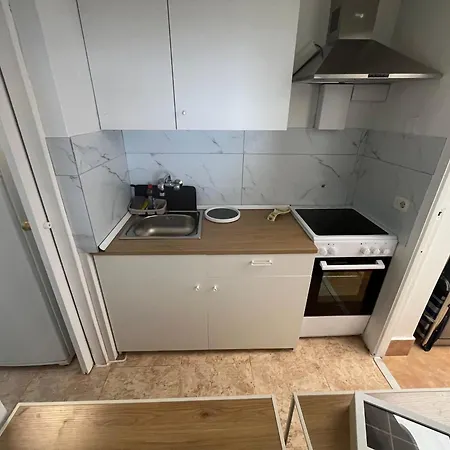 Bright 2-bedroom With Pool Access In Torrevieja