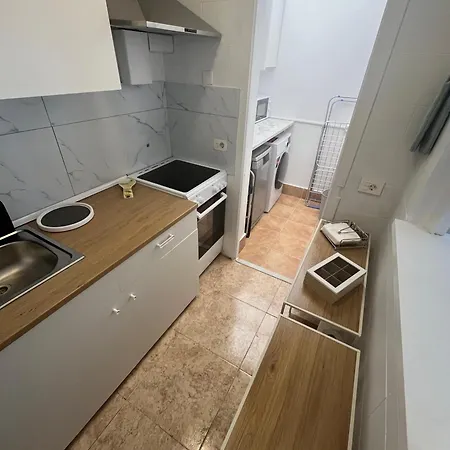 Bright 2-bedroom With Pool Access In Feriehus *