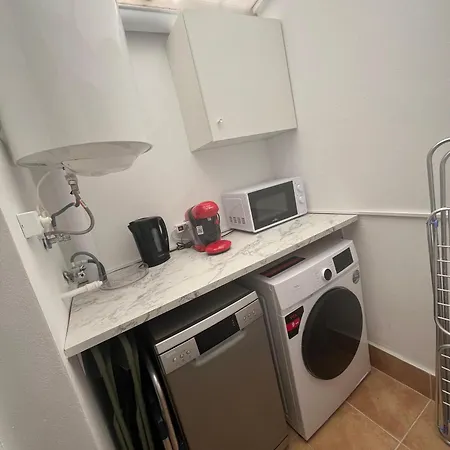 Bright 2-bedroom With Pool Access In *