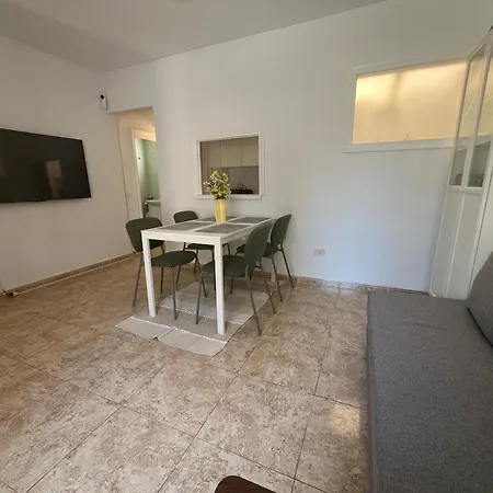 Bright 2-bedroom With Pool Access In *