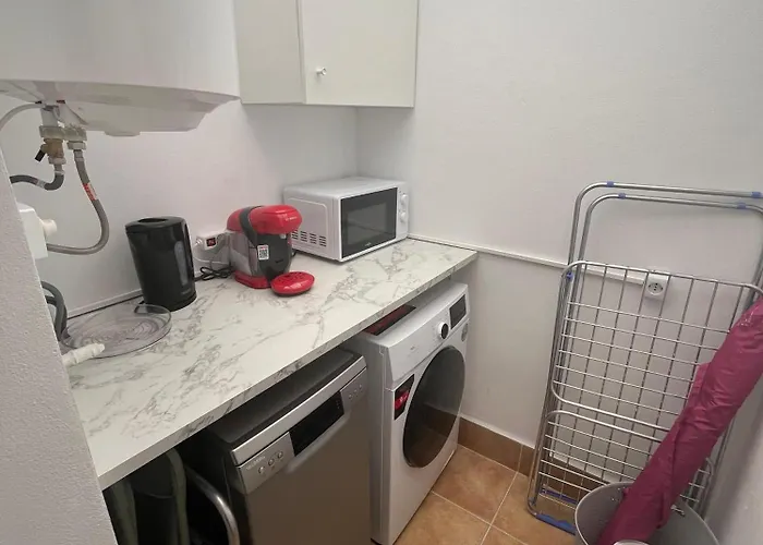 Bright 2-bedroom With Pool Access In Сasa de vacaciones Torrevieja