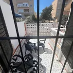 Bright 2-bedroom With Pool Access In