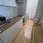 Сasa de vacaciones Bright 2-bedroom With Pool Access In Torrevieja
