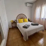 Bright 2-bedroom With Pool Access In